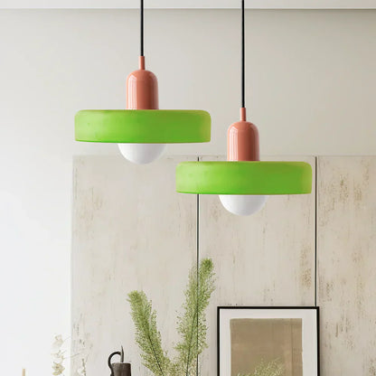 Bauhaus-Pendelleuchte aus farbigem Glas-Leuchtezauber