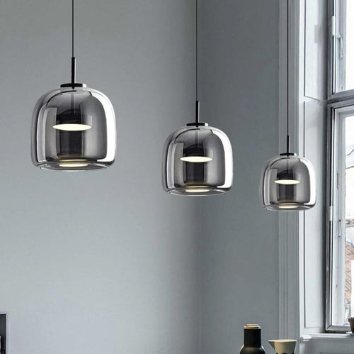 Skandinavische Hängelampe aus schwarzem Glas-Leuchtezauber