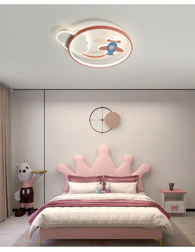 DreamGlow Dimmbarer LED-Kronleuchter für Kinderzimmer-Leuchtezauber