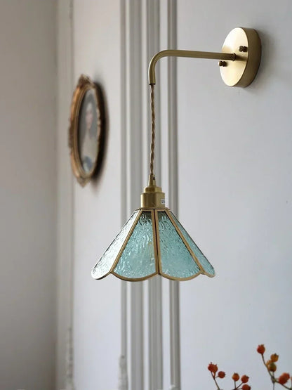 Nordic Tiffany Glass Wall Light – Copper LED Wall Lamp with Pull Cord Switch | Elegant Ambient Lighting | Timeless Interior Accent