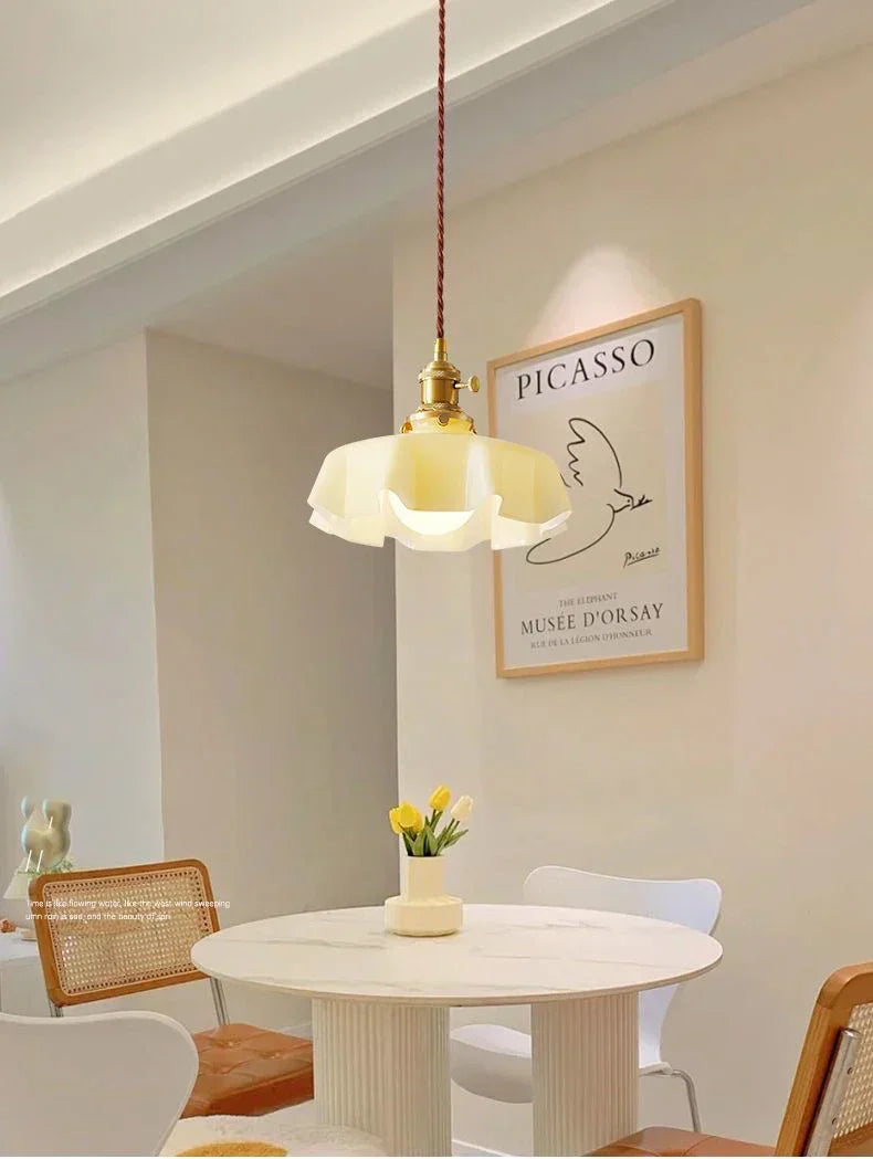 Cream Petal Glass Pendant Light – Scandinavian E27 Ceiling Lamp | Elegant Ambient Lighting | Contemporary Dining Room Feature