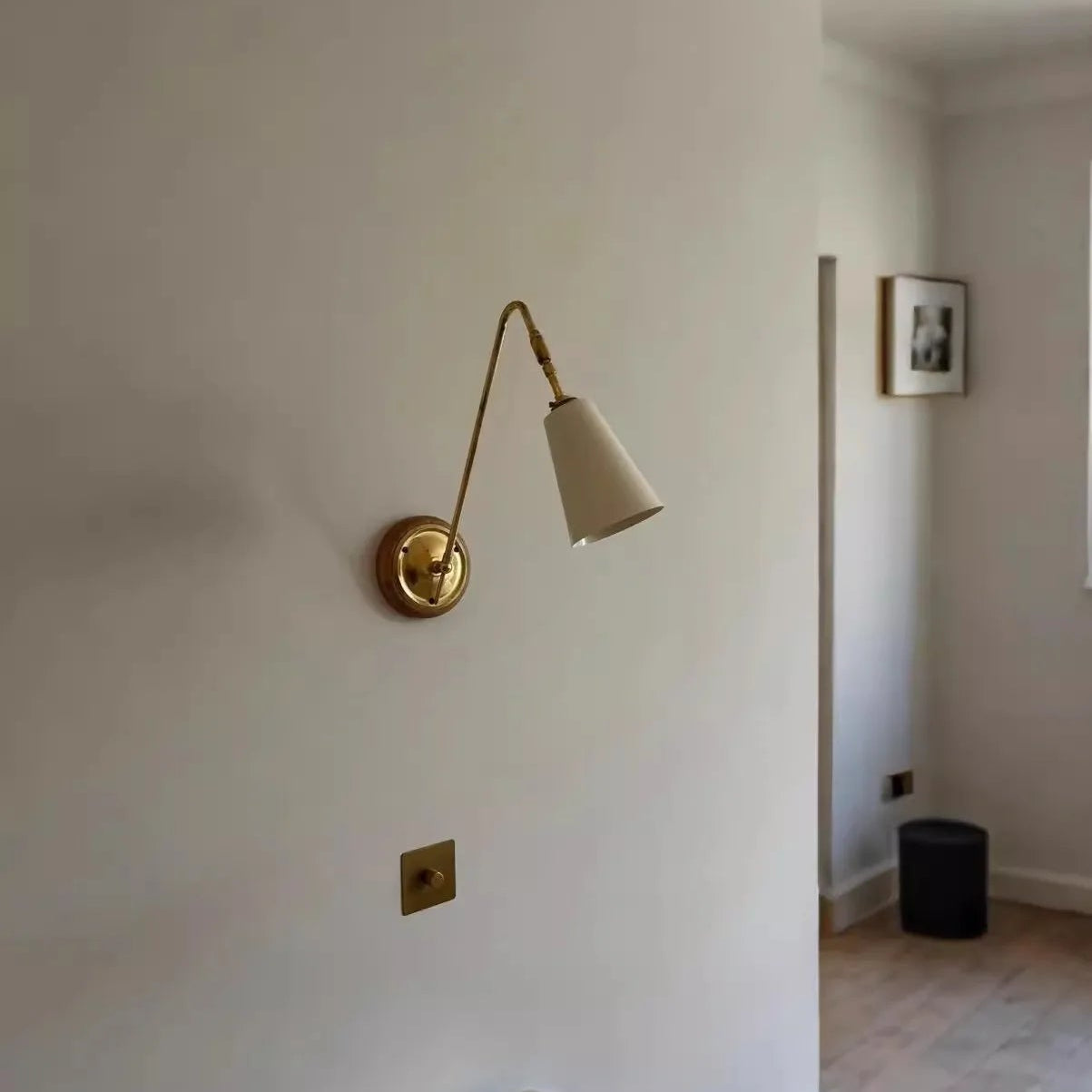 Brass Wall Light with Nordic Retro Design – Modern LED Wall Sconce | Elegant Ambient Lighting