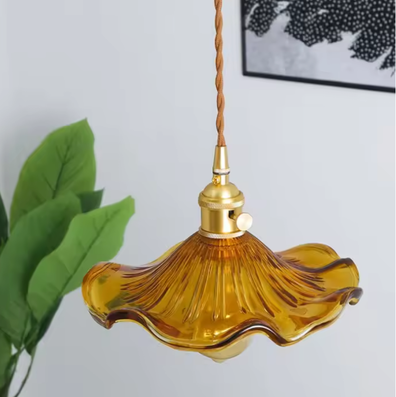 Floral Glass Pendant Light – Modern Brass Hanging Lamp | Elegant Ambient Interior Lighting