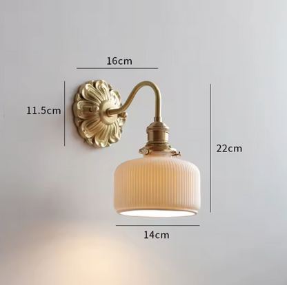 Heritage Brass Wall Light – Vintage Ceramic Sconce | Classic Traditional Accent Lighting