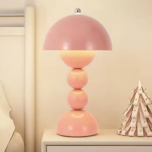 Nordic Flower Bud Table Lamp – Playful Design Meets Everyday Functionality