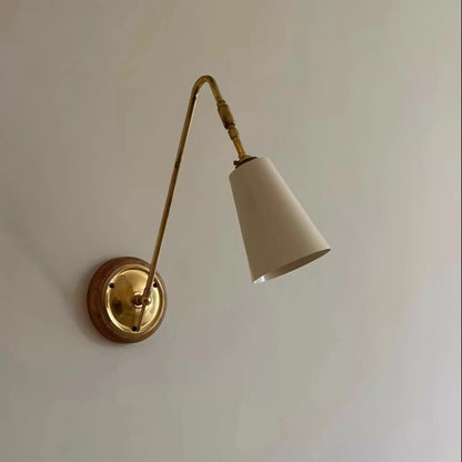 Brass Wall Light with Nordic Retro Design – Modern LED Wall Sconce | Elegant Ambient Lighting