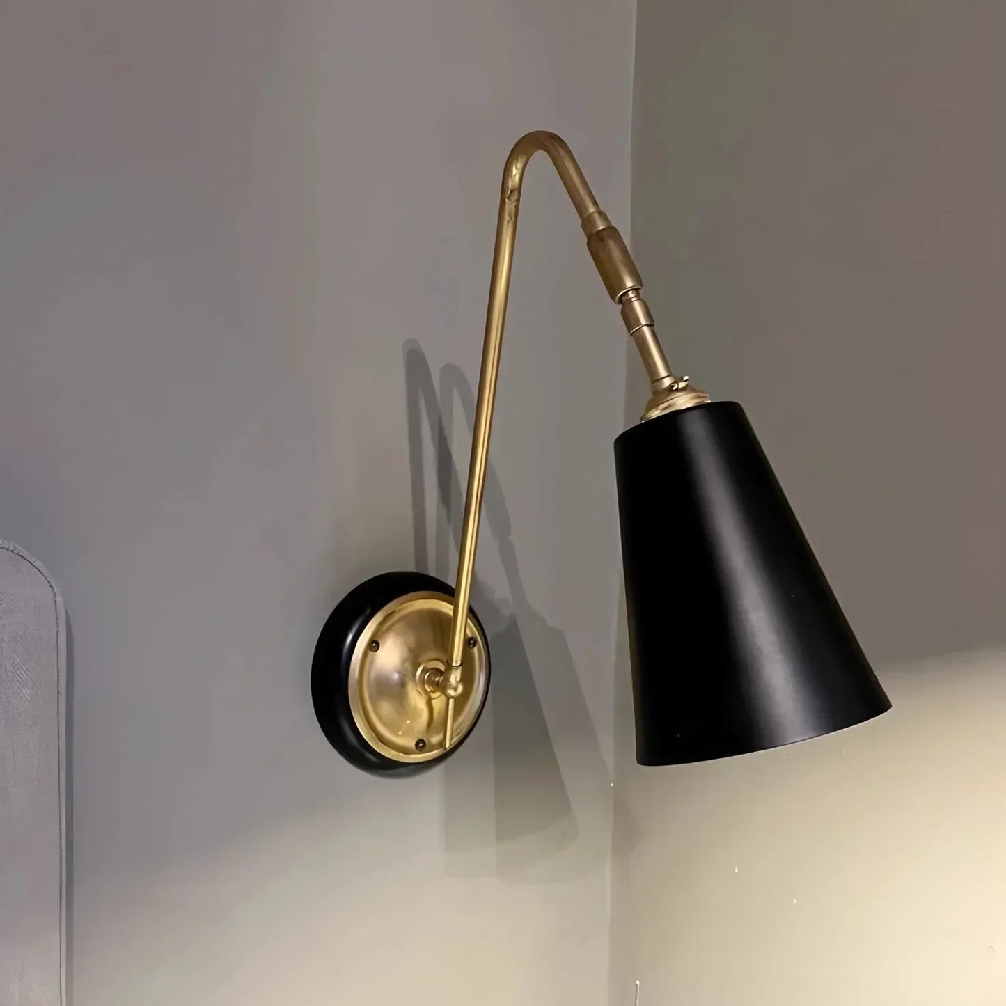 Brass Wall Light with Nordic Retro Design – Modern LED Wall Sconce | Elegant Ambient Lighting